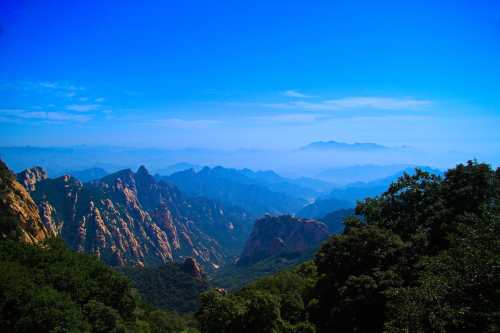 梦见山上大石头滚下来_石头槽石头滚图片大全_怀孕人梦见山下滚石头