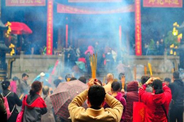 哈尔滨文庙烧香图片