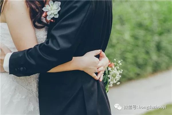 梦见老公和要和别的女人结婚_女人梦见和女人结婚_梦见自己结婚女人