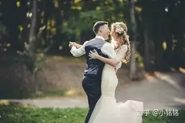 我为嫁衣狂蓝色婚纱_梦见蓝色婚纱_婚纱蓝色礼服婚纱照