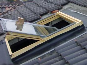 大连西岗区卫生间漏水如何维修——屋顶天窗发生漏水的原因以及解决方法