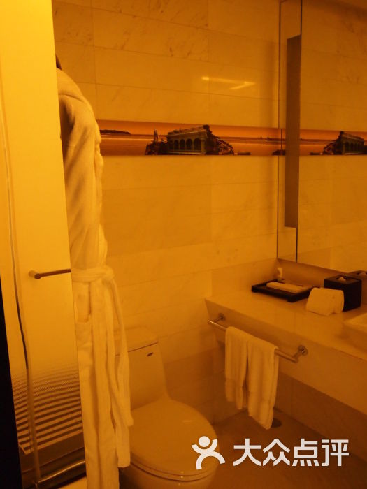 为何现在很多人不住酒店，改在洗浴中心过夜了？游客舒服