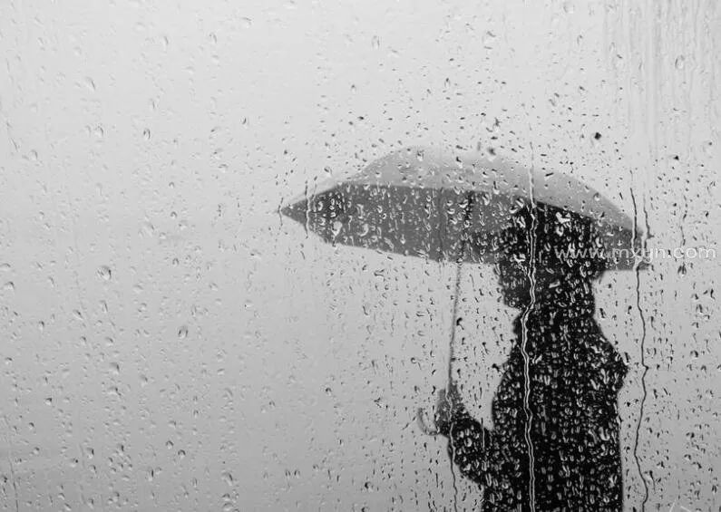 梦见下雨打雷_女人梦见打雷下雨_梦见打雷闪电下雨