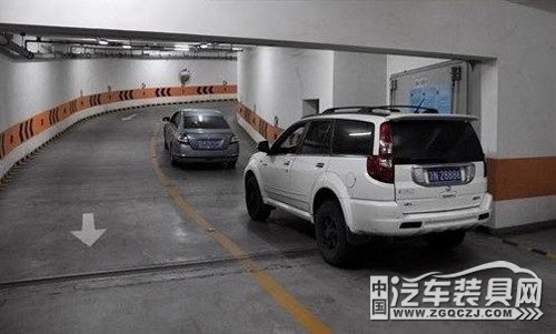 梦见别人开车撞墙是什么预兆