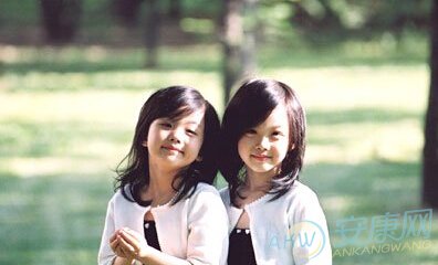 siteliemingwang.com 双胞胎男孩起名逸字_双胞胎起名字_双胞胎男孩起名逸字