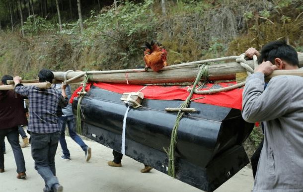 梦见看见别人抬死人_梦见抬死人_梦见抬死人