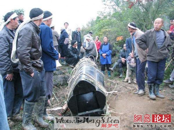 梦见棺材女人_女人梦见黑色棺材_女人梦见黑色的棺材好吗