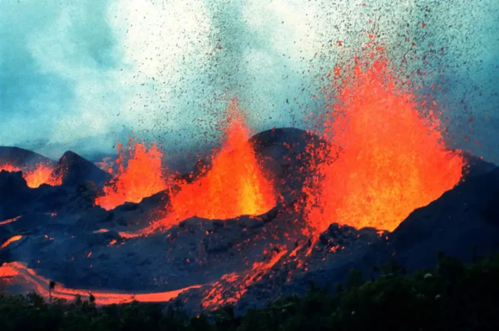 梦到火山爆发_智力火山再次爆发_意大利超级火山8级爆发