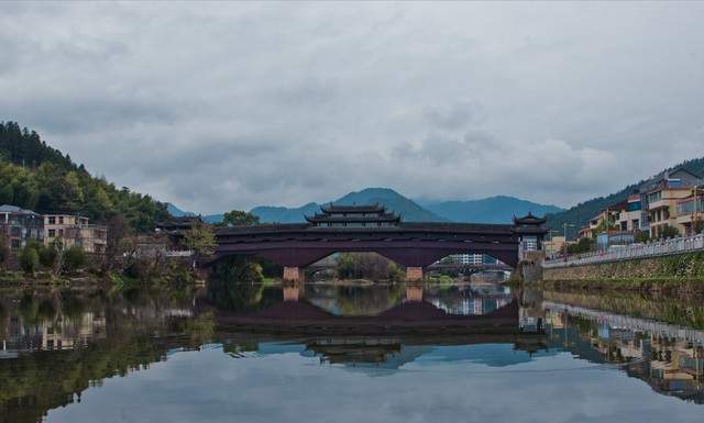 亚洲首富-李嘉诚祖坟风水格局_祖坟风水_祖坟风水影响几代人