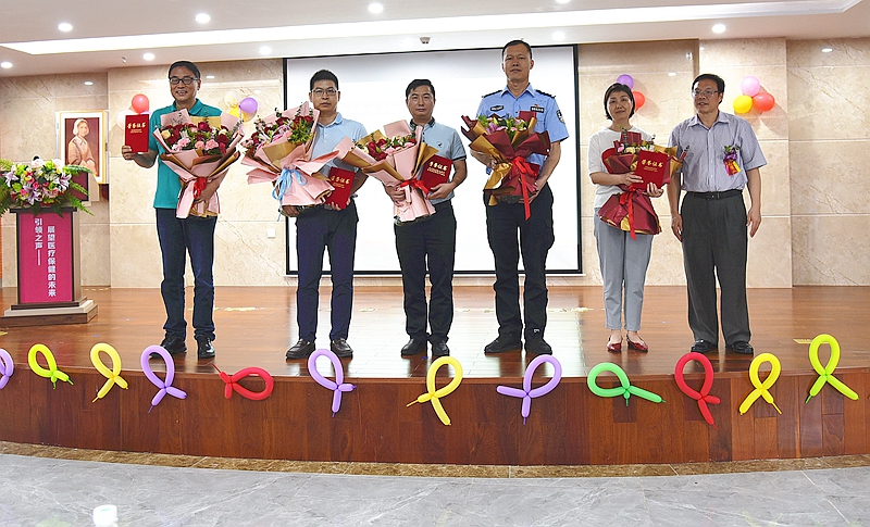 不平凡的节日，致敬不平凡的你！龙岗区二院庆祝“国际护士节”