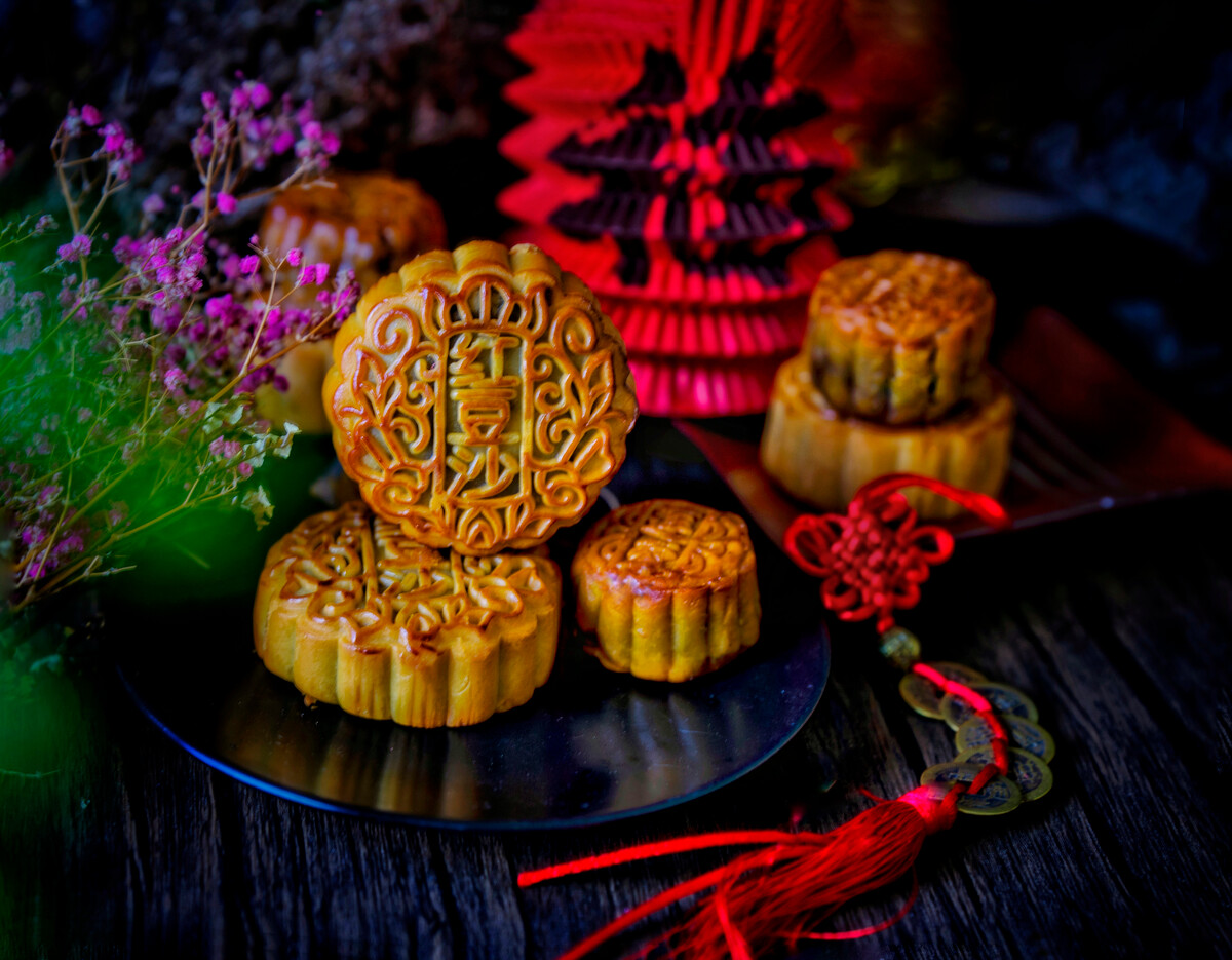 关于中秋节的来历和传说，为什么中秋节要吃月饼？