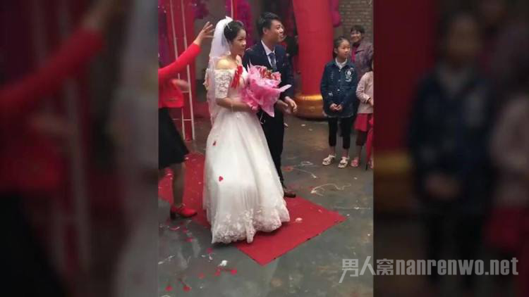 网爆低俗婚庆习俗 网友直呼难接受