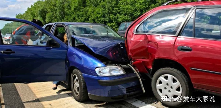 新手驾驶课堂（4）：新手开车，如何才能避免事故，安全驾驶？