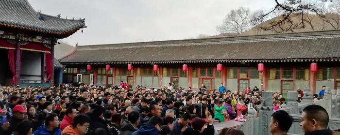 五台山香火最旺的寺庙，几百年来口口相传，游客：这里求财最灵验