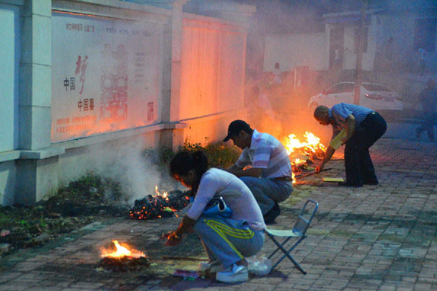 中元节烧纸有什么讲究（农历中元节烧纸什么时候烧最好？都有什么讲究？）